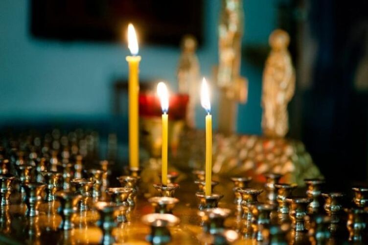 свещи в църквата и пушене по време на Великия пост